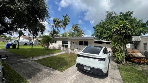 3000 N 72nd Way, Hollywood, FL, 33024-2770 | Card Image