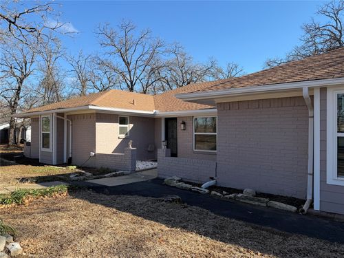 129 Oak Trl, Burleson, TX, 76028-3049 | Card Image