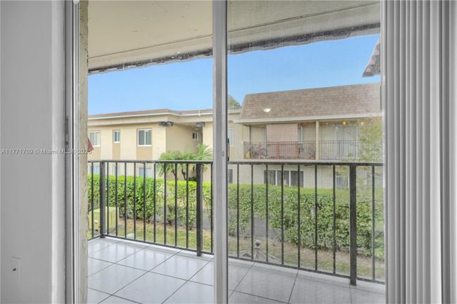 APT-510 - 6711 N Kendall Dr, Condo with 1 bedrooms, 1 bathrooms and null parking in Pinecrest FL | Image 8