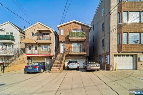 4711 Broadway, Union City, NJ, 07087-7077 | Card Image
