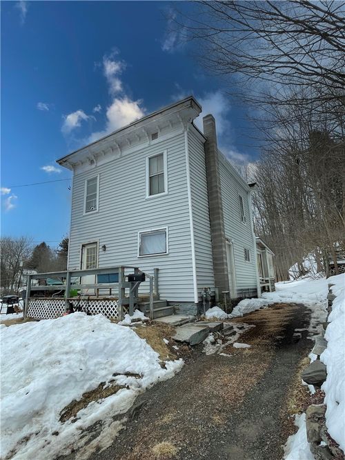 1 Chester St, Oneonta, NY, 13820-2004 | Card Image