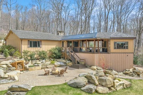 107 Rock Ledge Ln, Linville, NC, 28646-8157 | Card Image