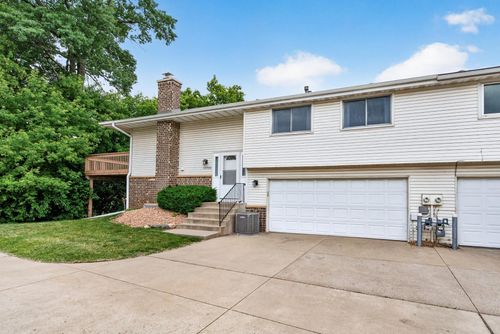 12206 Oak Leaf Cir, Burnsville, MN, 55337-3121 | Card Image