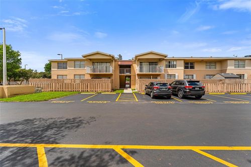 apt-1e-4300 Nw 79th Ave, Doral, FL, 33166-6354 | Card Image