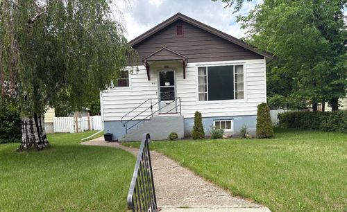 812 6 St S, Lethbridge, AB, T1J2E8 | Card Image