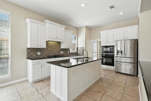 2677 Pine Trail Dr, Little Elm, TX, 75068-6857 | Card Image