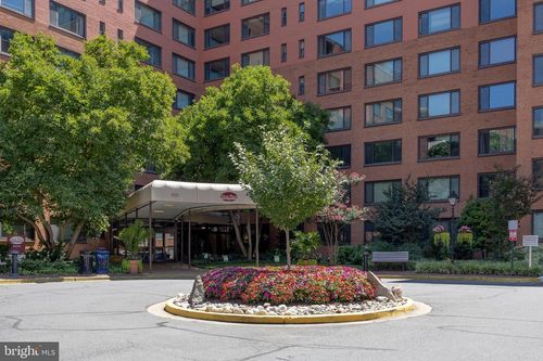 824-1021 Arlington Blvd, ARLINGTON, VA, 22209-2239 | Card Image