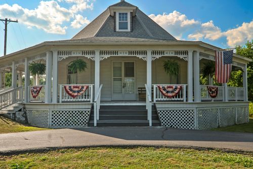 232 Main St, Cambridge Springs, PA, 16403-1028 | Card Image