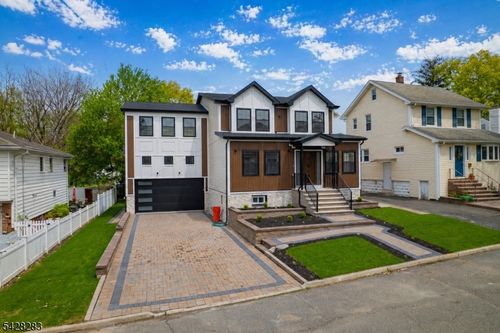 42 2nd St, Dumont, NJ, 07628-3303 | Card Image