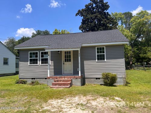 622 E Vance St, Laurinburg, NC, 28352-4936 | Card Image