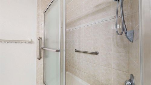 d303-5300 Washington St, Hollywood, FL, 33021-7709 | Card Image