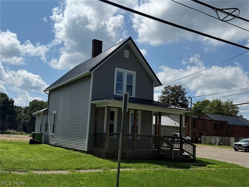 327 Locust St, Coshocton, OH, 43812-1155 | Card Image
