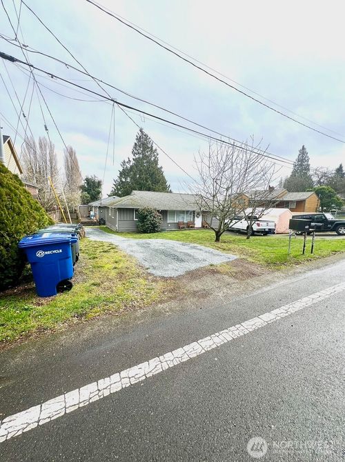 13348 32nd Ave S, Tukwila, WA, 98168-3958 | Card Image