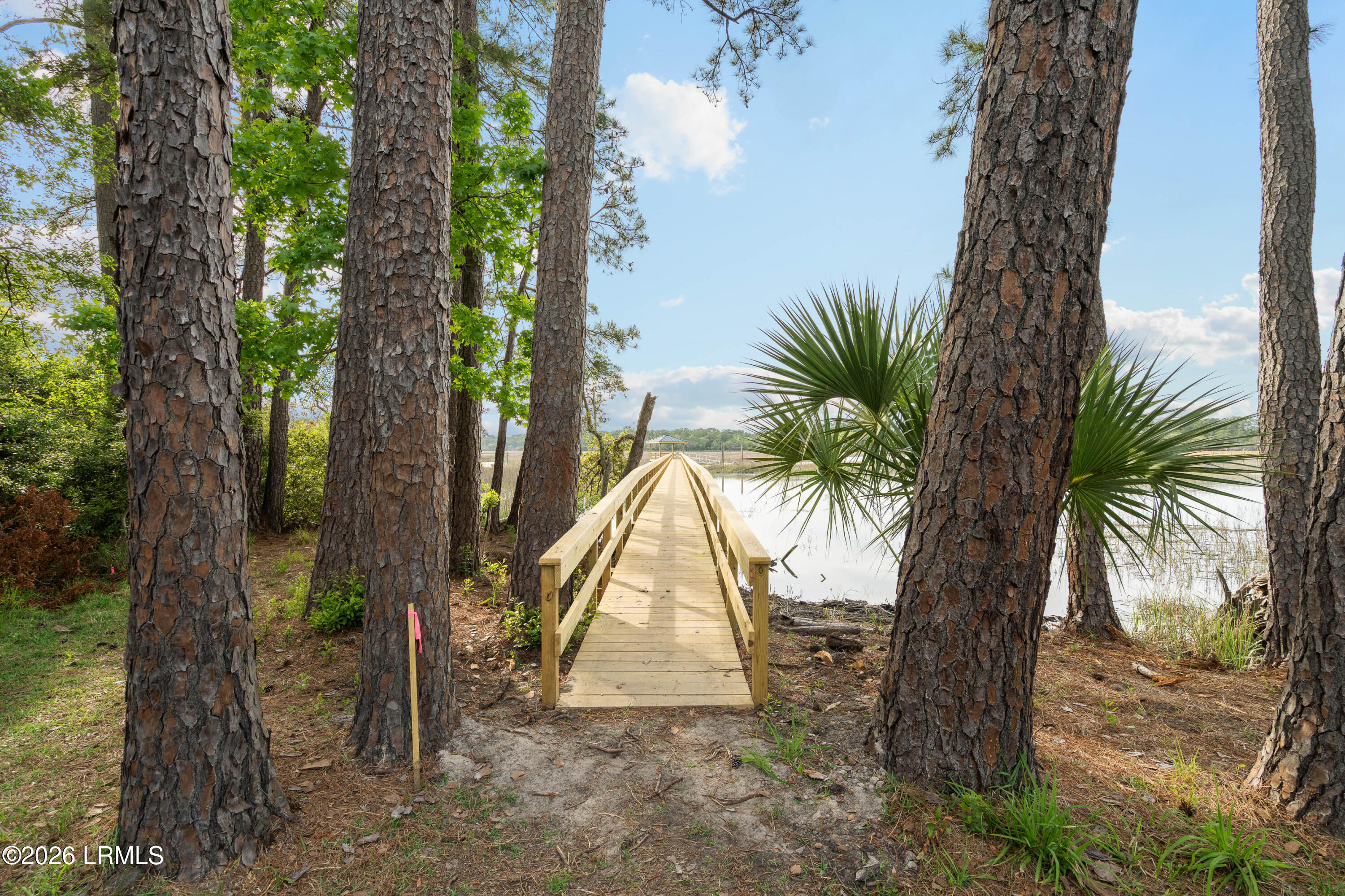 Land in Beaufort 5