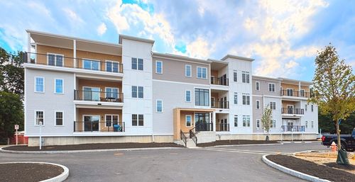 202-90 E Central St, Franklin, MA, 02038-1463 | Card Image