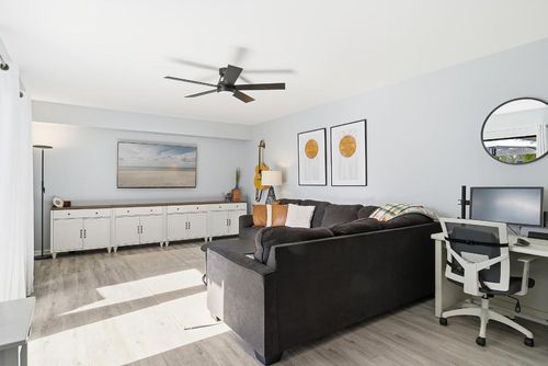 6818 68th Way, West Palm Beach, FL, 33409-7154 | Card Image