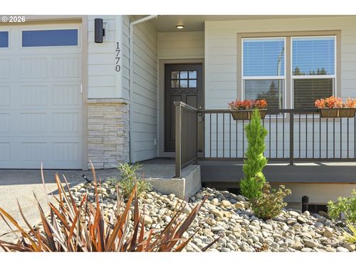 1770 Ne Gilbert Ln, Estacada, OR, 97023-9022 | Card Image