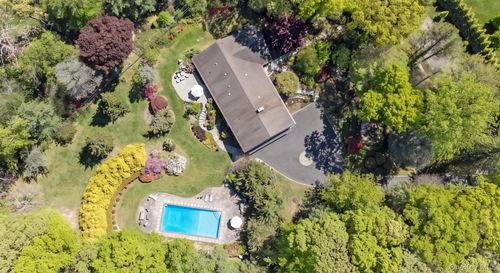 55 Rolling Hill Ln, Old Westbury, NY, 11568-1029 | Card Image