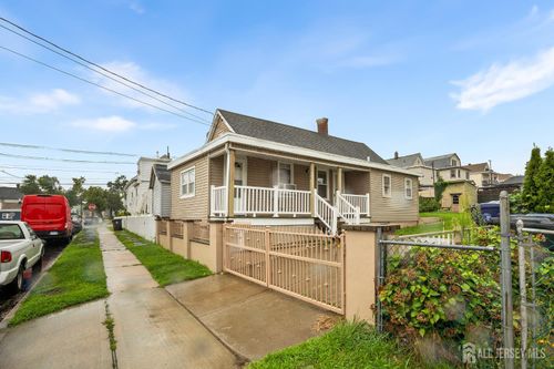 639 Johnstone St, Perth Amboy, NJ, 08861-3207 | Card Image