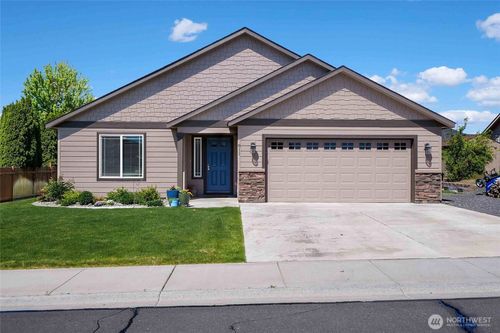 811 7th Ave Ne, Ephrata, WA, 98823-2345 | Card Image
