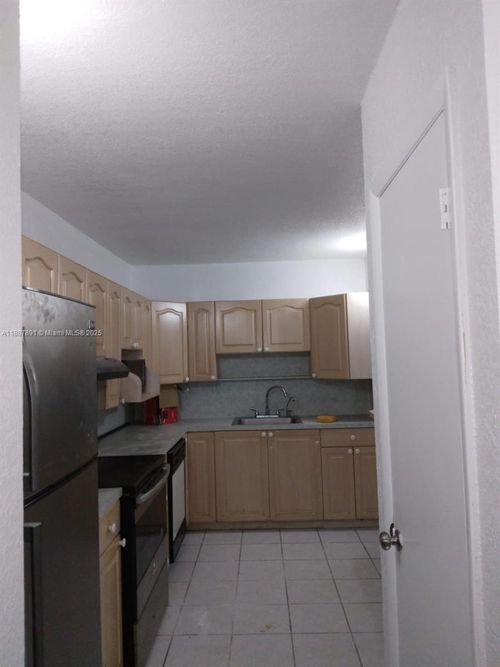 b4g-14850 Naranja Lakes Blvd, Homestead, FL, 33032-8334 | Card Image