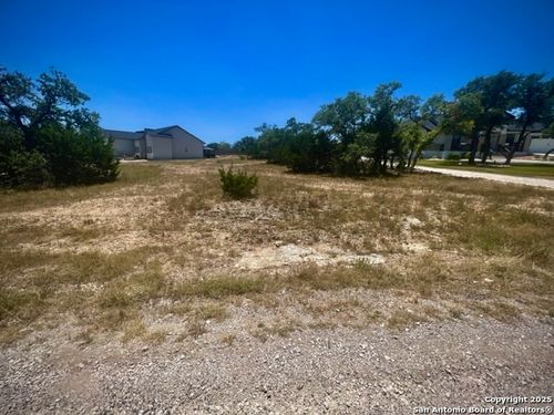 118 S Calvin Barrett, Blanco, TX, 78606-5957 | Card Image