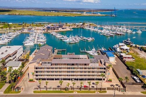 d-4-200 W Cotter Ave, Port Aransas, TX, 78373-4039 | Card Image