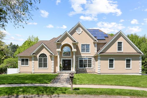 81 Aresco Dr, Middletown, CT, 06457-4067 | Card Image