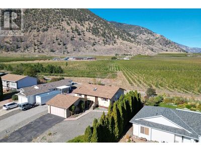 422 Vanderlinde Dr, House other with 2 bedrooms, 1 bathrooms and 4 parking in Keremeos BC | Image 3