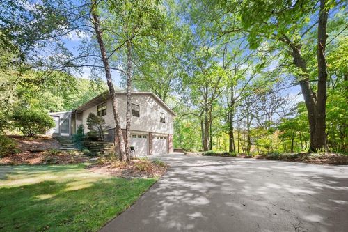 6620 Lakeshore Dr, West Olive, MI, 49460-9136 | Card Image