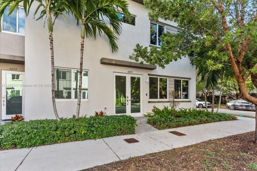 6680 Nw 102nd Path, Doral, FL, 33178-3049 | Card Image