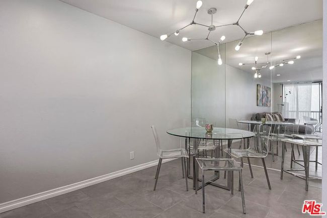 APT-418 - 906 N Doheny Dr, Condo with 1 bedrooms, 1 bathrooms and 1 parking in West Hollywood CA | Image 12
