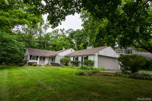 6160 Worlington Rd, Bloomfield Hills, MI, 48301-1542 | Card Image