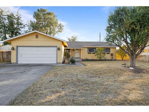 805 W Quince Ave, Hermiston, OR, 97838 | Card Image