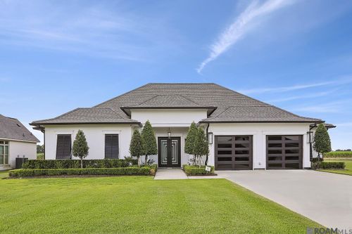 2073 Silverstone Ave, Port Allen, LA, 70767-3320 | Card Image