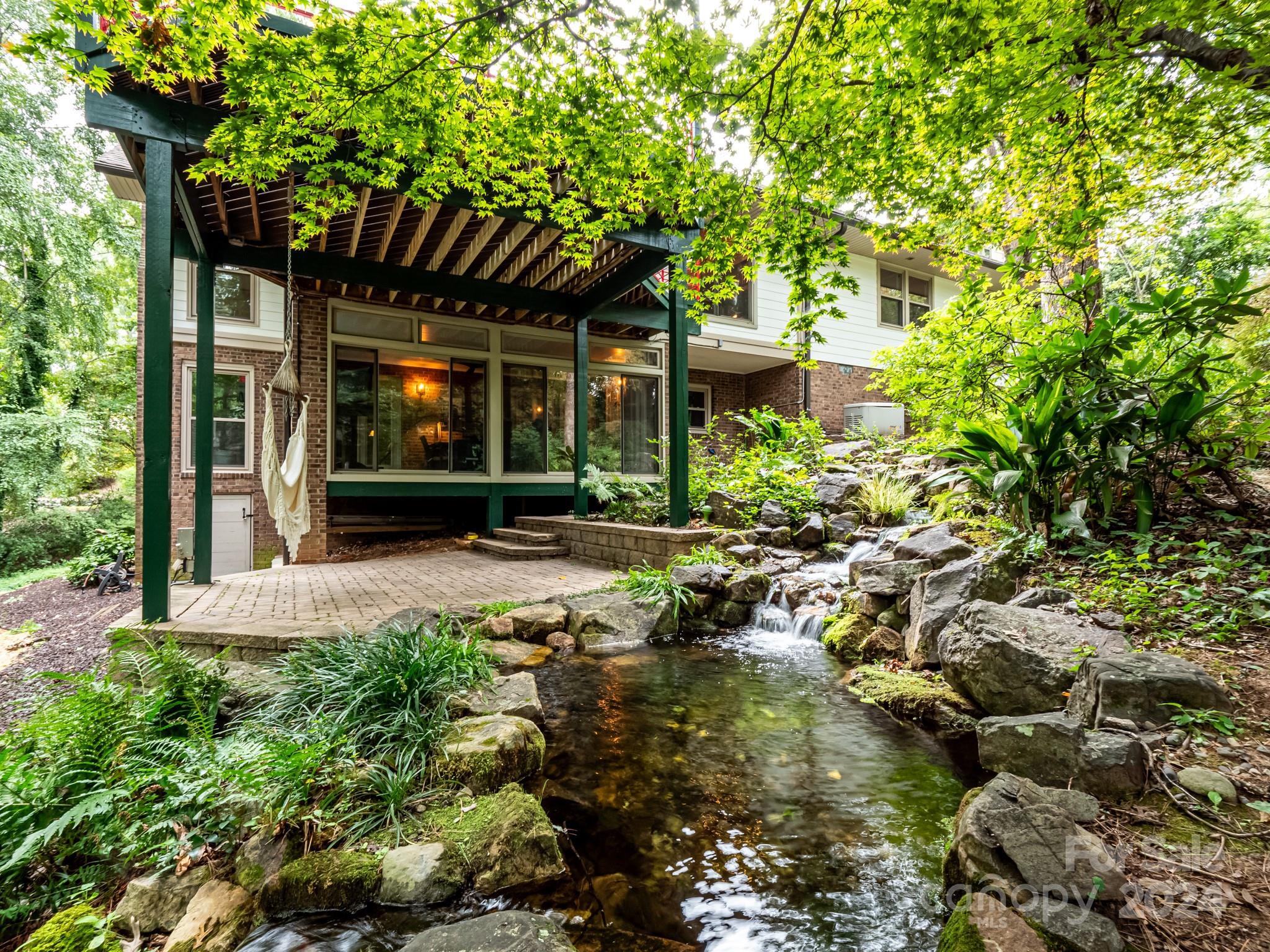King Owen Ct, Charlotte, NC 28211