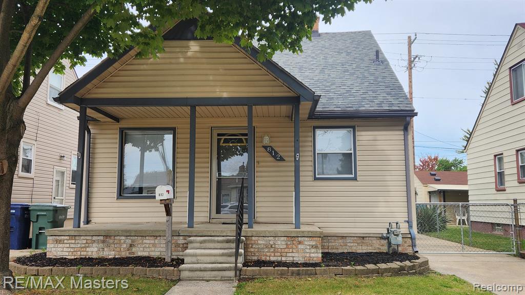 Garfield Ave, Lincoln Park, MI 48146