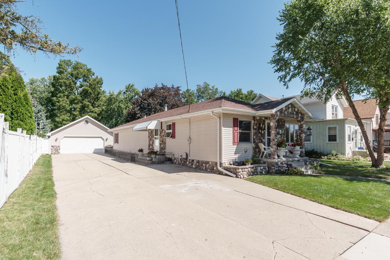Elm St, Watertown, WI 53098