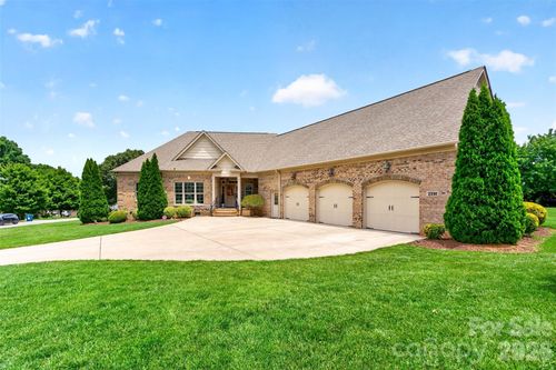 2330 Shiny Leaf Dr, Denver, NC, 28037-8493 | Card Image