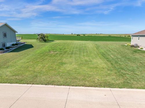00 West Bay Road, Lake Park, IA, 51347 | Card Image