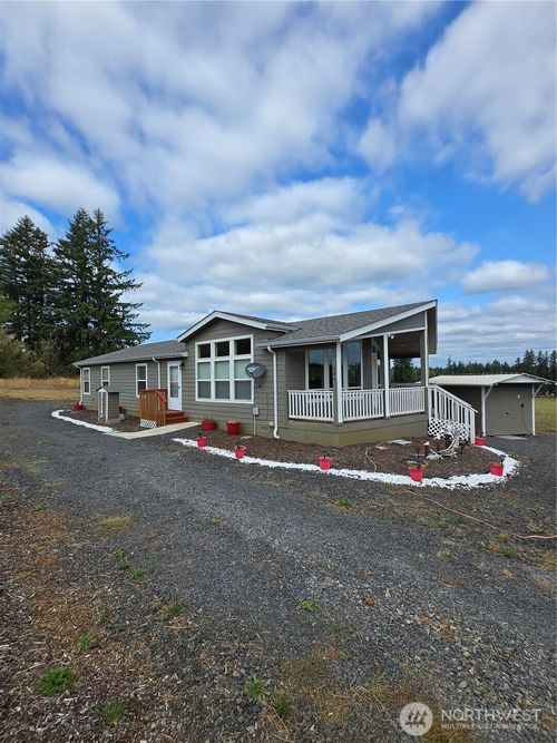 284 Hale Rd W, Winlock, WA, 98596-9722 | Card Image