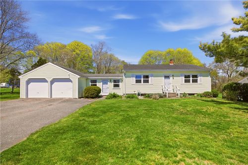 70 Carter Dr, Portsmouth, RI, 02871-5205 | Card Image