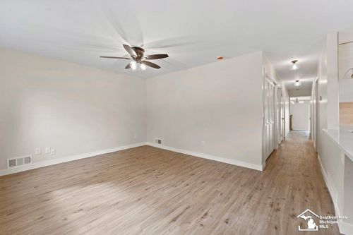 5888 Kolb Ave, Allen Park, MI, 48101-2808 | Card Image