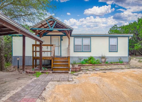 565 Qappuella Dr, Canyon Lake, TX, 78133-3692 | Card Image