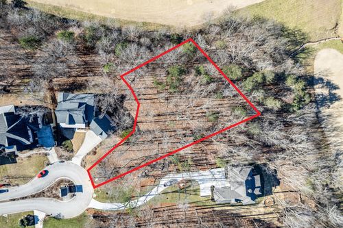 868 Dry Branch Ct, Chattanooga, TN, 37419-3004 | Card Image