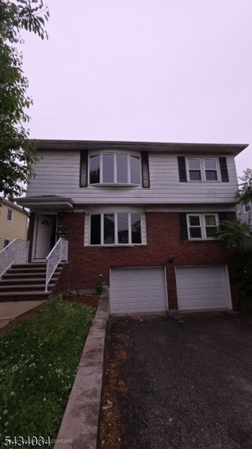5 General Karge Ct, Elizabeth, NJ, 07202-2504 | Card Image