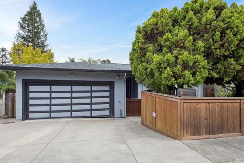 6 Madrona St, San Rafael, CA, 94901-3632 | Card Image