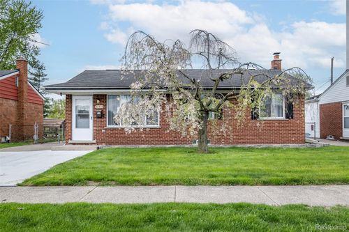 30534 Spybrook St, Roseville, MI, 48066-1423 | Card Image