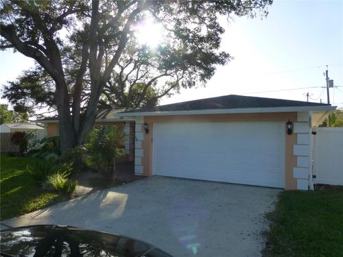 752 Patricia Ave, DUNEDIN, FL, 34698-7109 | Card Image