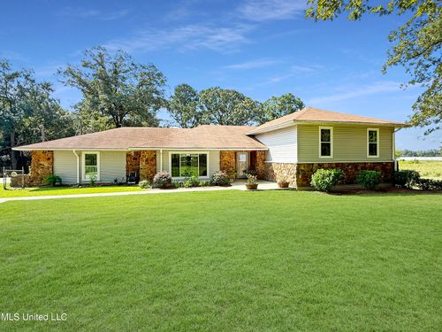 587 Shivers Rd, Newhebron, MS, 39140-3779 | Card Image